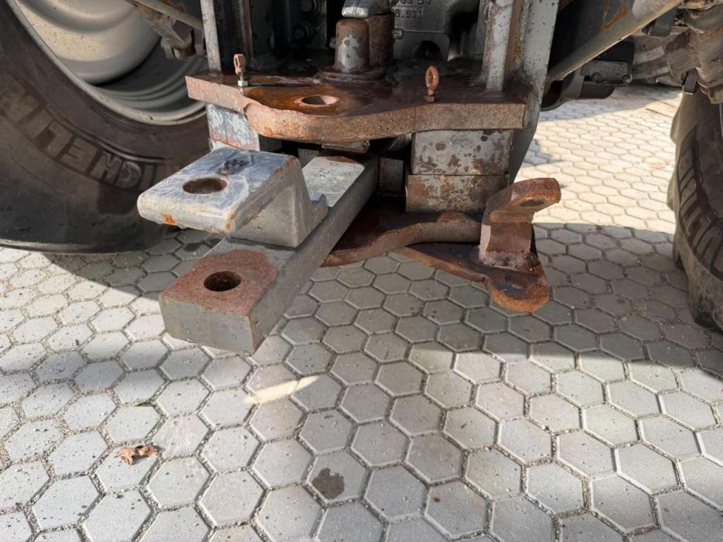 Massey Ferguson 7620 Dyna 6 Air Brakes - Front Linkage Photo 27