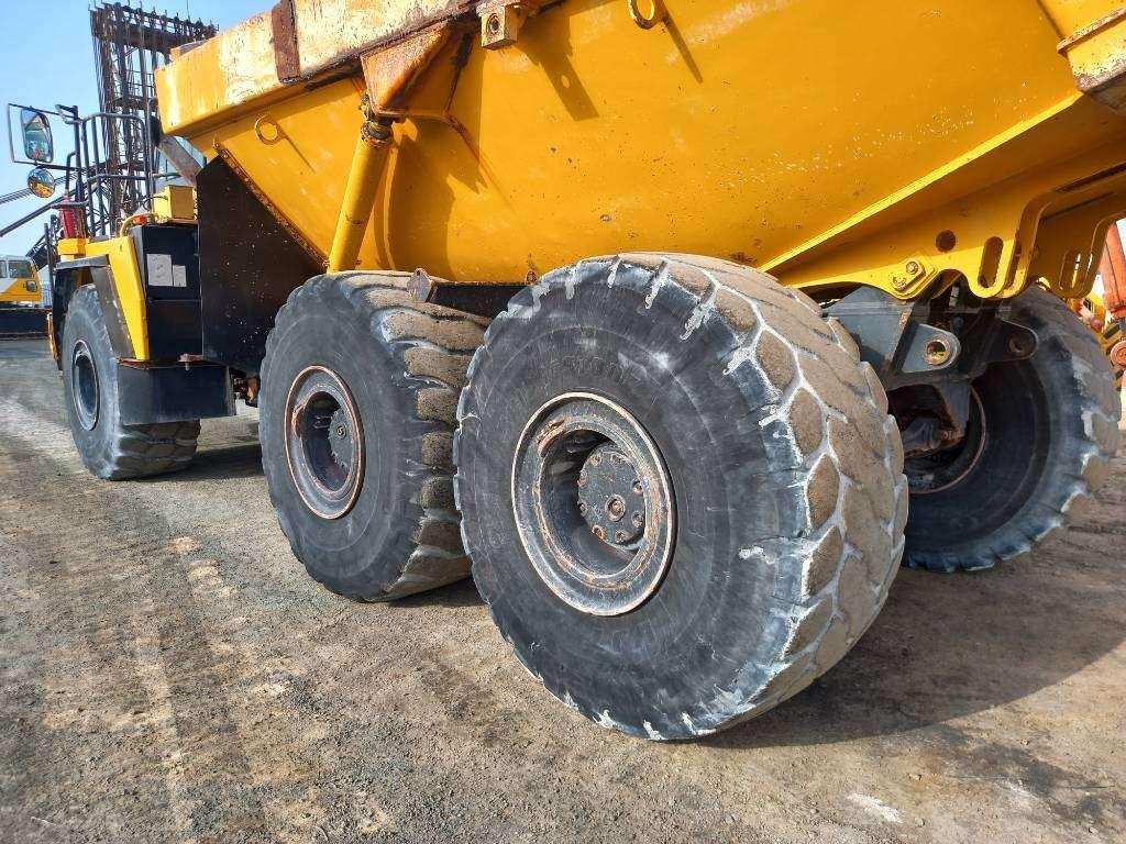 Komatsu HM400-3R (4pcs available for sale in Abu Dhabi) Photo 12