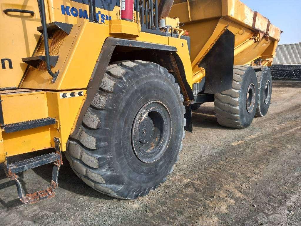 Komatsu HM400-3R (4pcs available for sale in Abu Dhabi) Photo 8