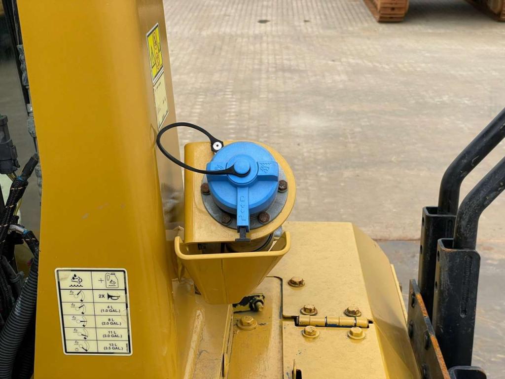Caterpillar D6T LGP Photo 30
