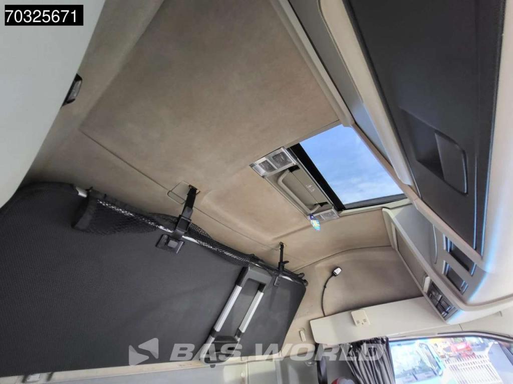 Volvo FH 460 4X2 2x Tanks Standklima Photo 26