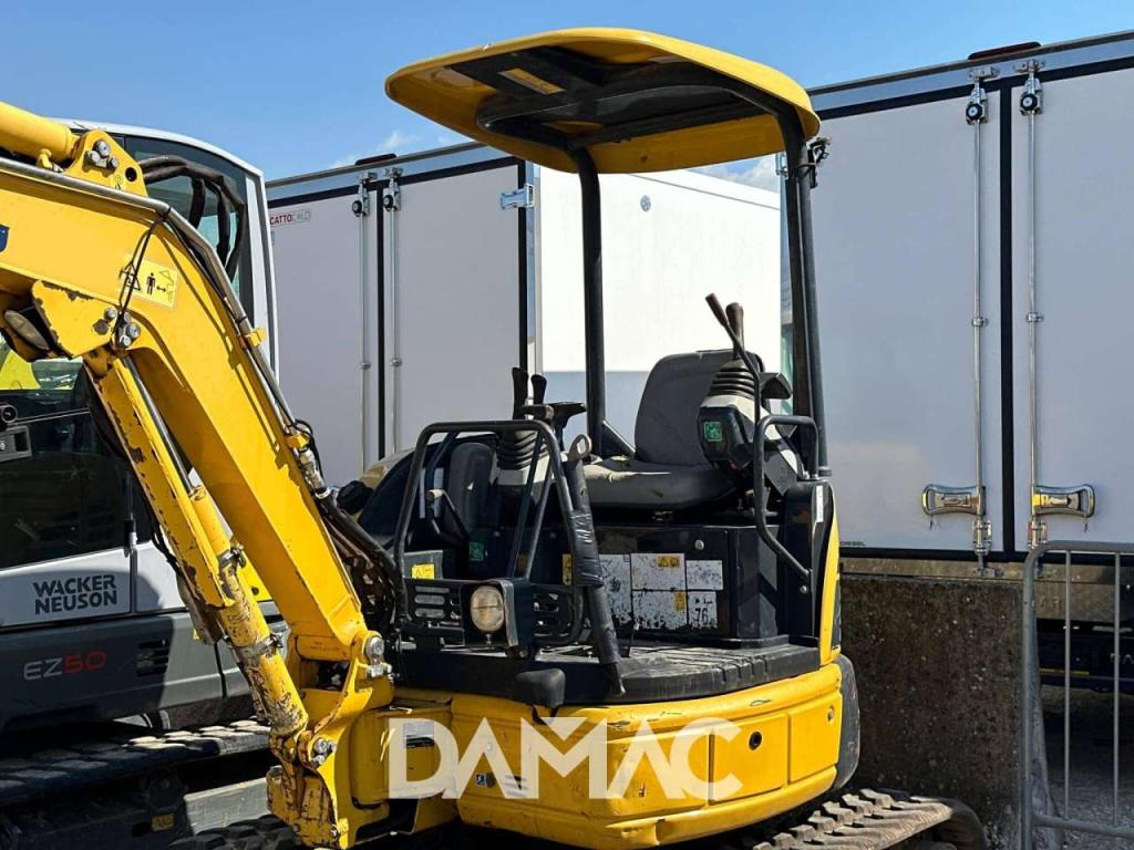 Komatsu PC26MR-3 Photo 5
