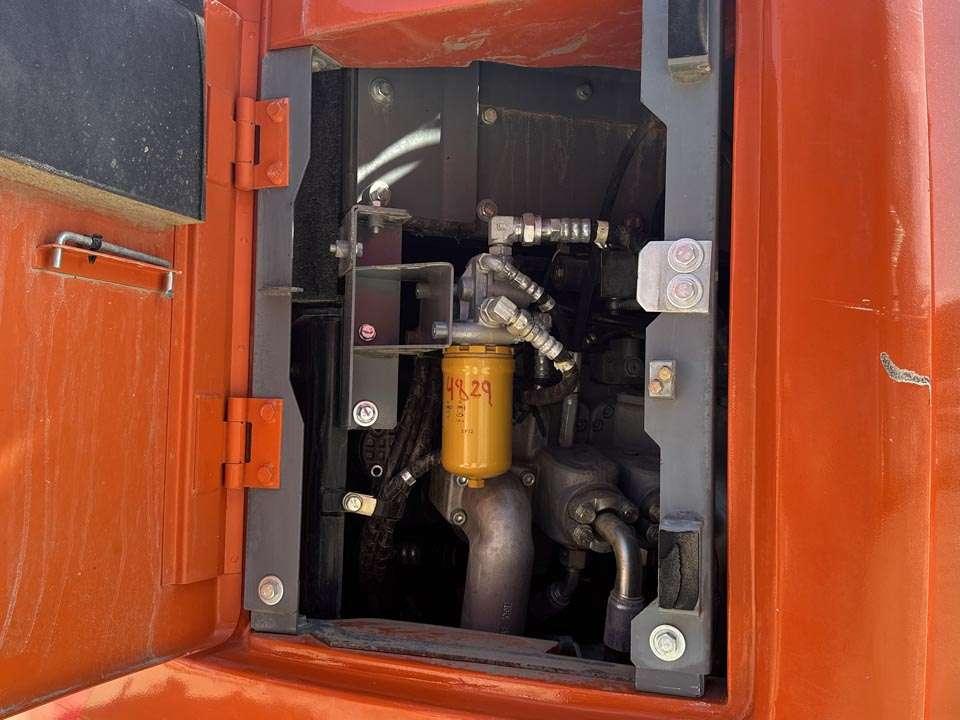 Hitachi ZX225USLC-6 Photo 11