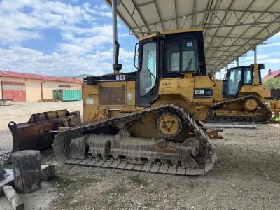 Caterpillar D5N-LGP sold by Omeco Spa