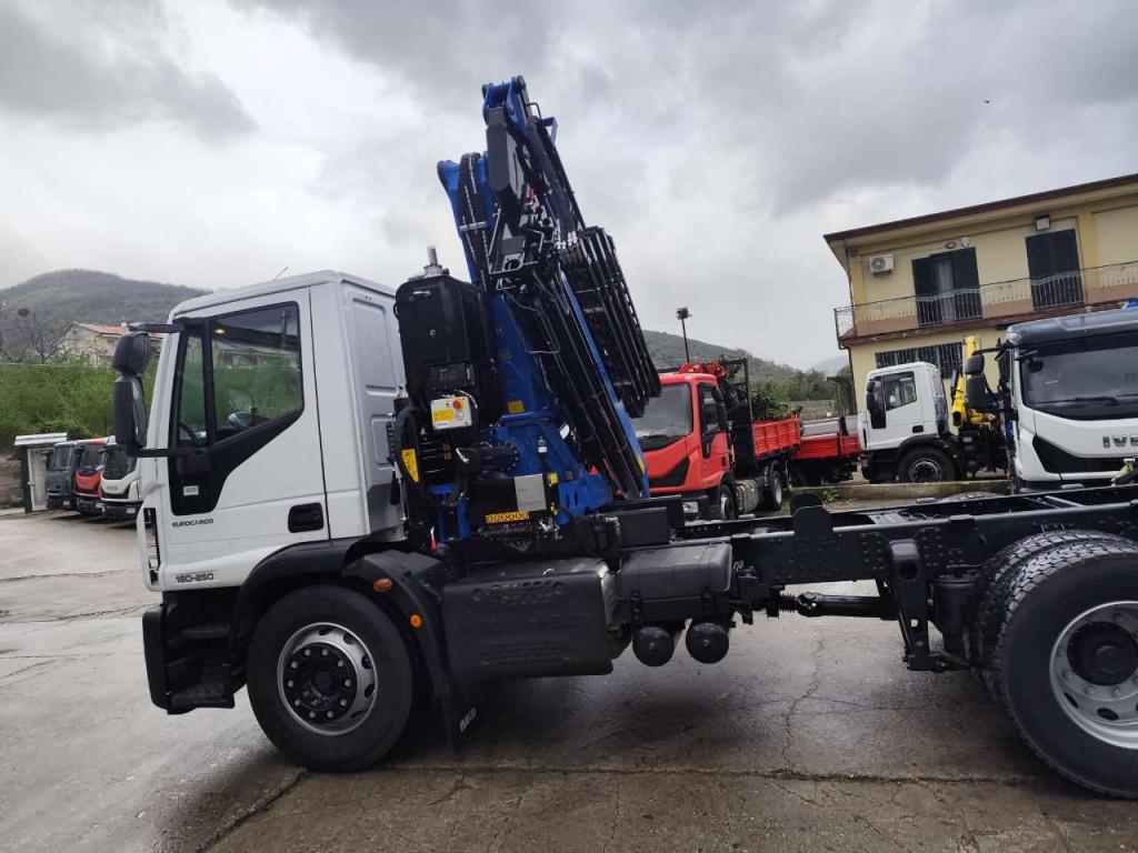 Iveco EUROCARGO 180-250 Photo 13