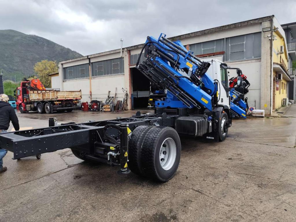 Iveco EUROCARGO 180-250 Photo 26