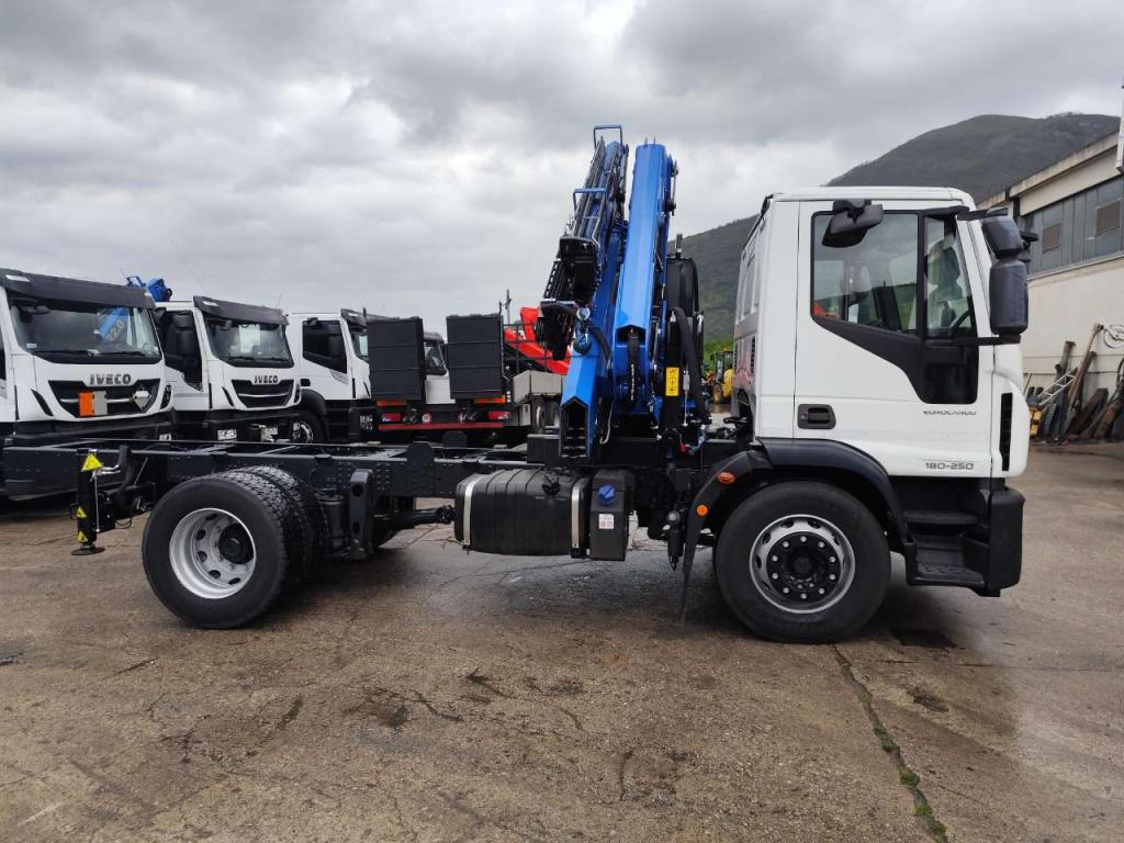Iveco EUROCARGO 180-250 Photo 27