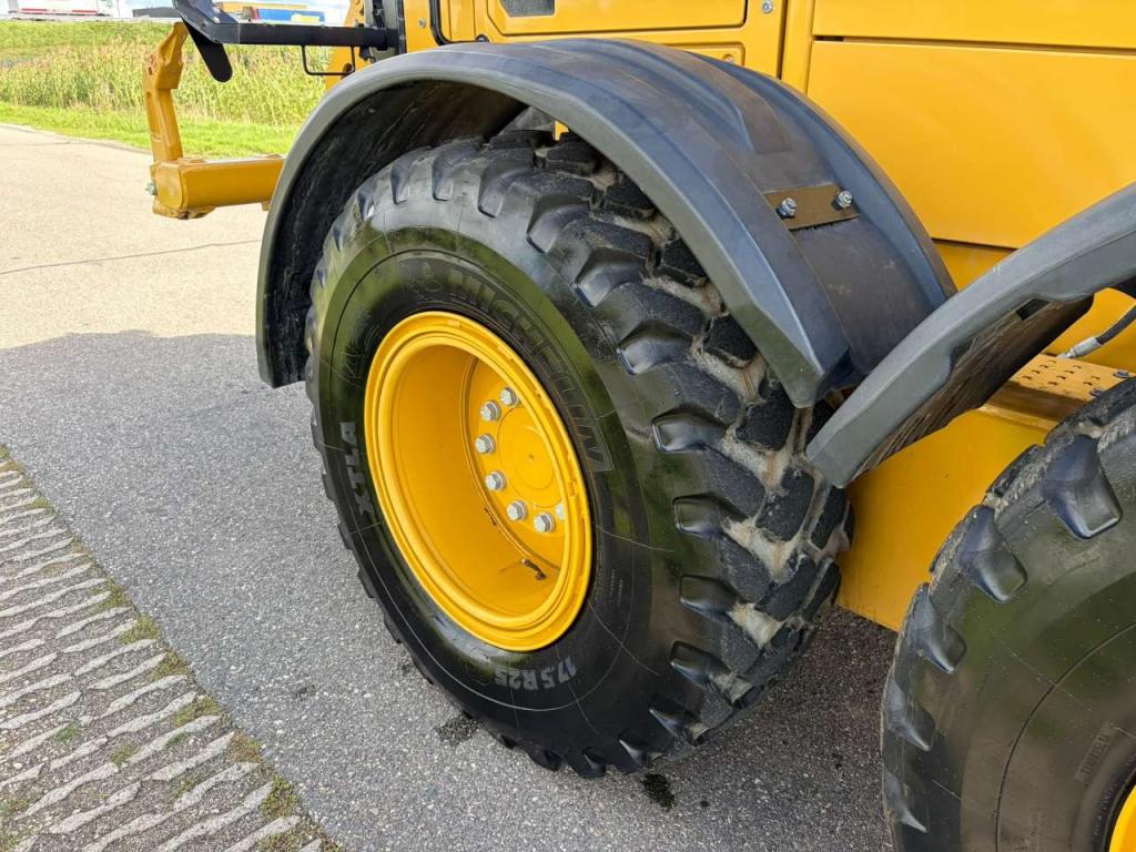 Caterpillar 140 AWD 15A CE / TUV / EPA Trimble prepared Photo 15
