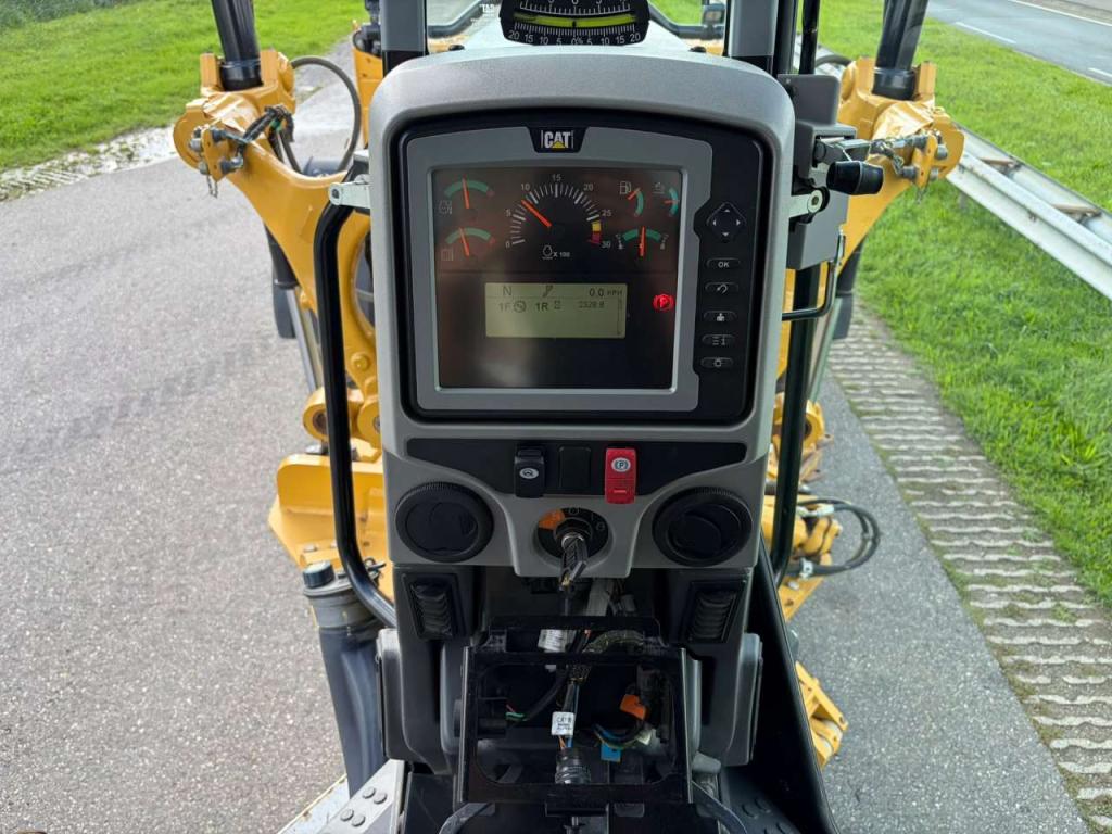 Caterpillar 140 AWD 15A CE / TUV / EPA Trimble prepared Photo 25