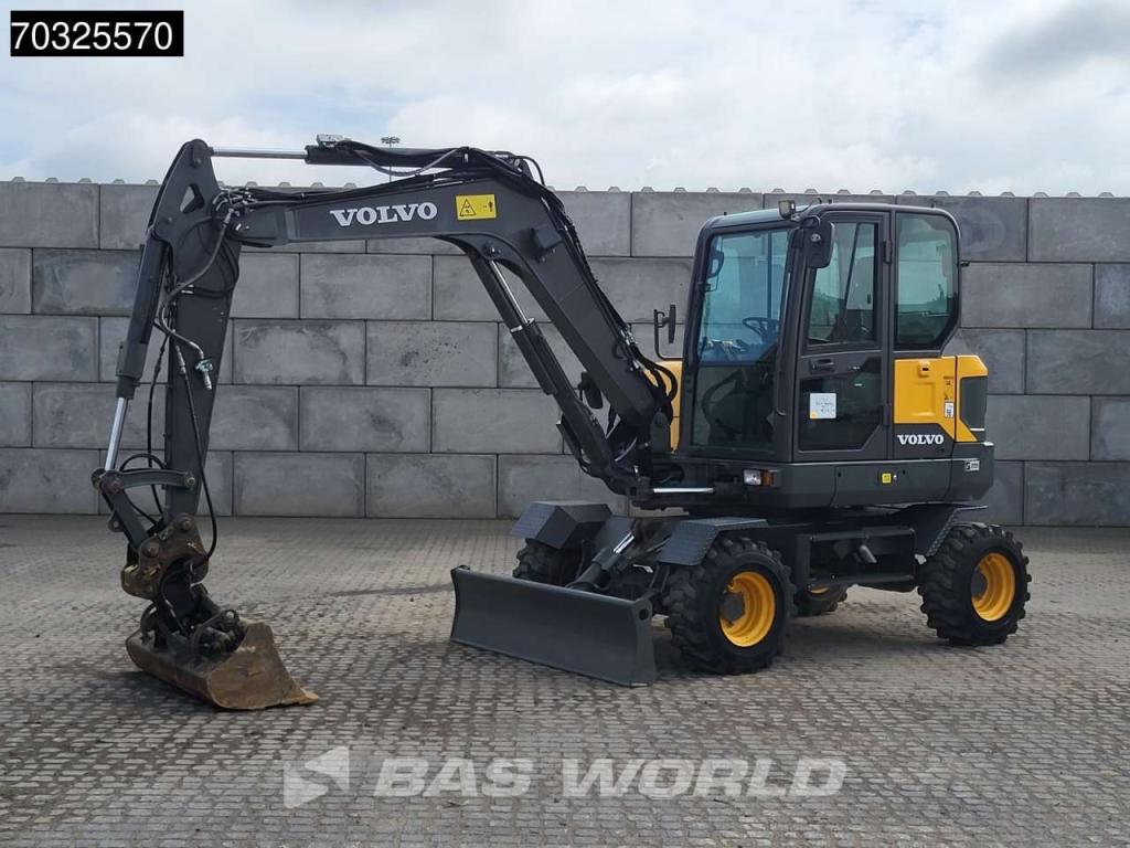 Volvo EW60 E A/C - 3 Buckets Photo 2