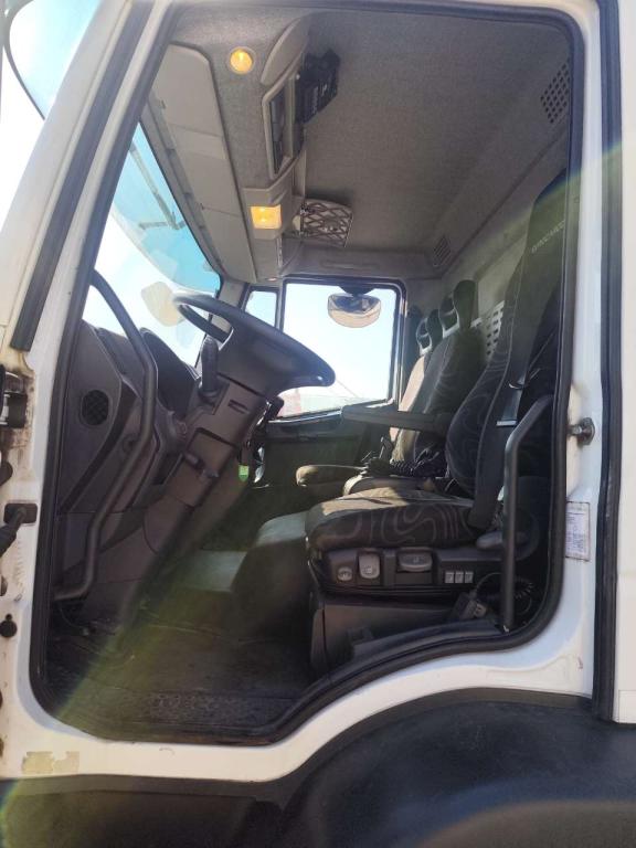 Iveco EUROCARGO 180E32 Photo 8
