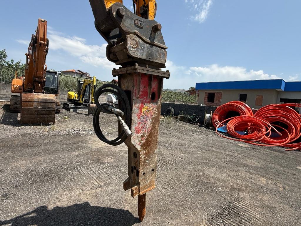 JCB Js130 Photo 4