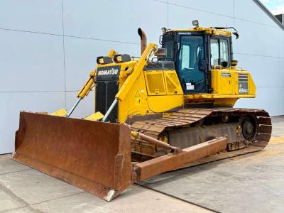 Komatsu D65PXi-18 - Backup Camera / Airco / CE + EPA sold by Boss Machinery