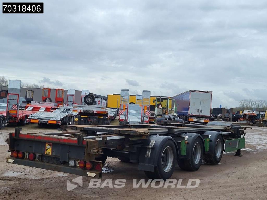 Renders Container chassis semi-trailer Photo 7