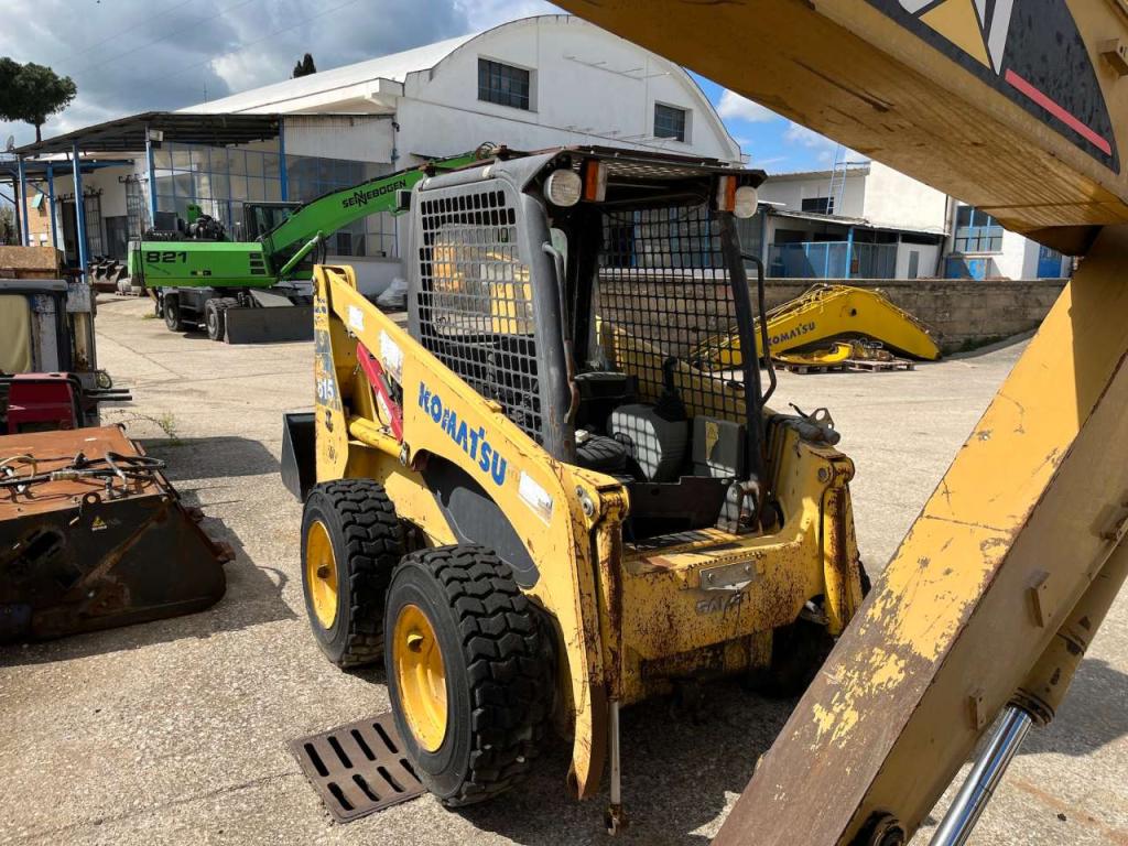 Komatsu SK815-5 Photo 3