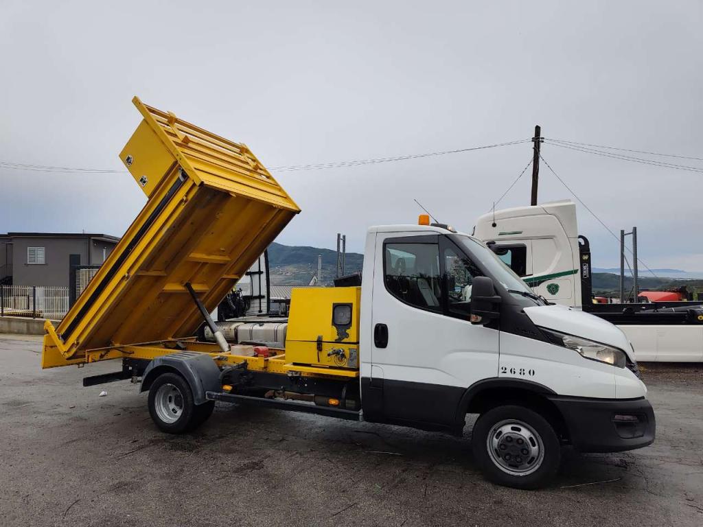 Iveco DAILY 35-140 Photo 24