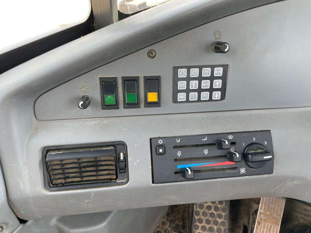Volvo A25D Photo 19