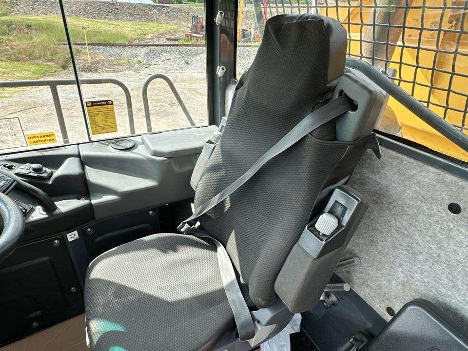Bell B40E 6x6 Photo 16