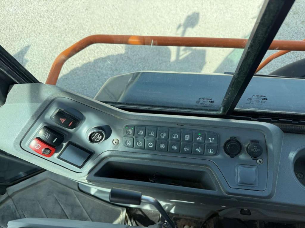 Doosan DL320-7 Photo 10