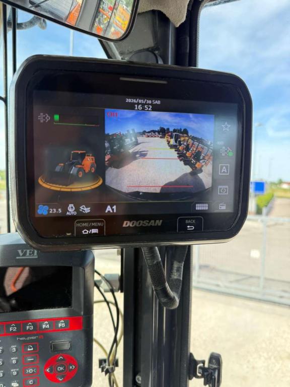 Doosan DL320-7 Photo 14