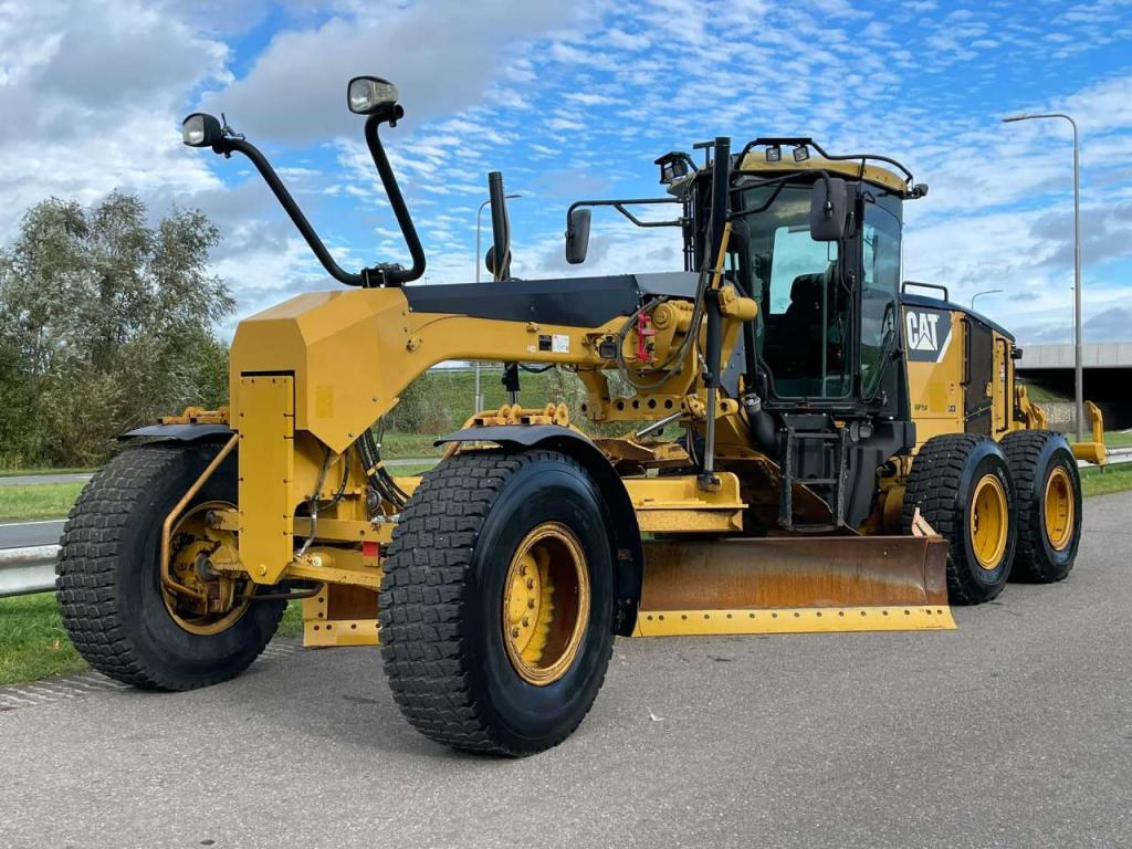 Caterpillar 140M Photo 2