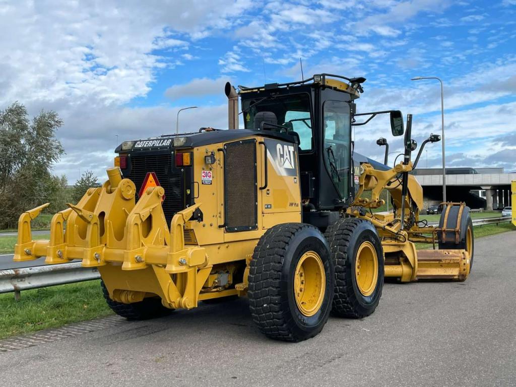 Caterpillar 140M Photo 3