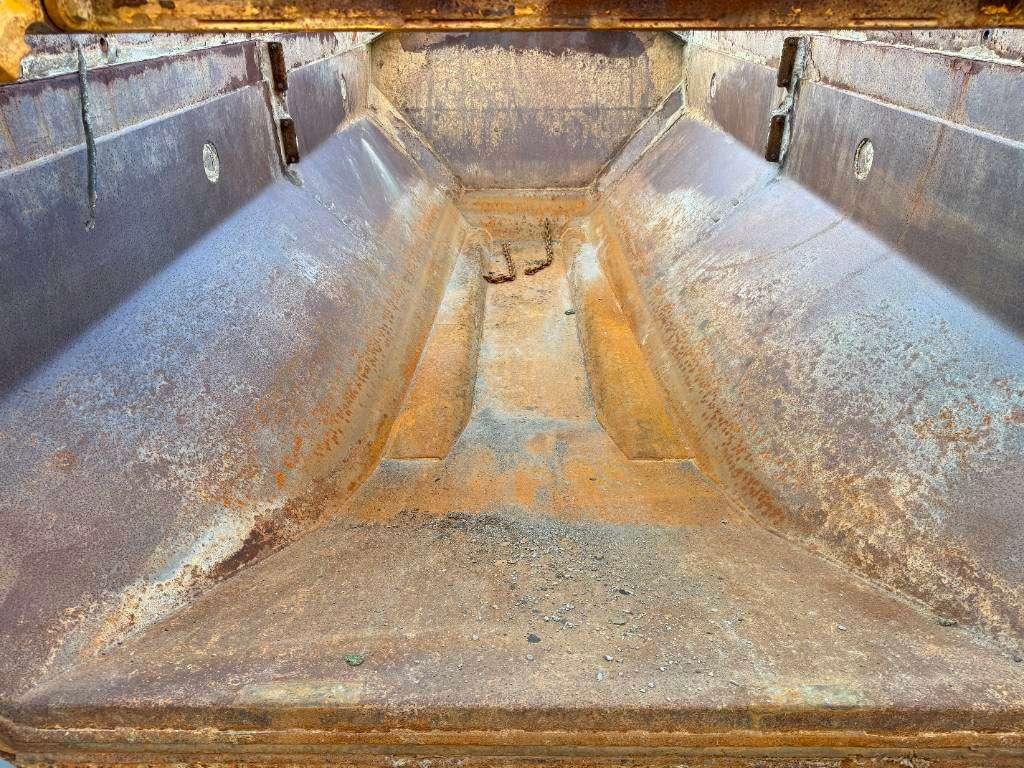 Caterpillar 725 - Dutch Machine / Body Heating Photo 15