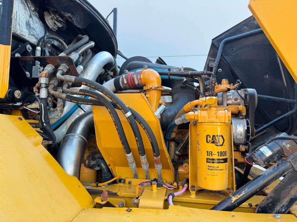 Caterpillar 725 - Dutch Machine / Body Heating Photo 25
