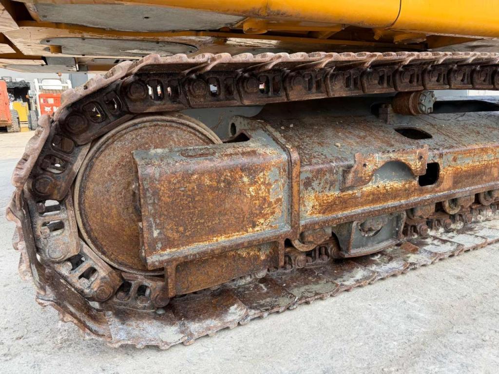 Liebherr R926 LC Photo 13
