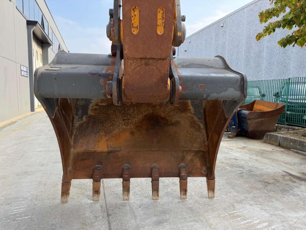Liebherr R926 LC Photo 16