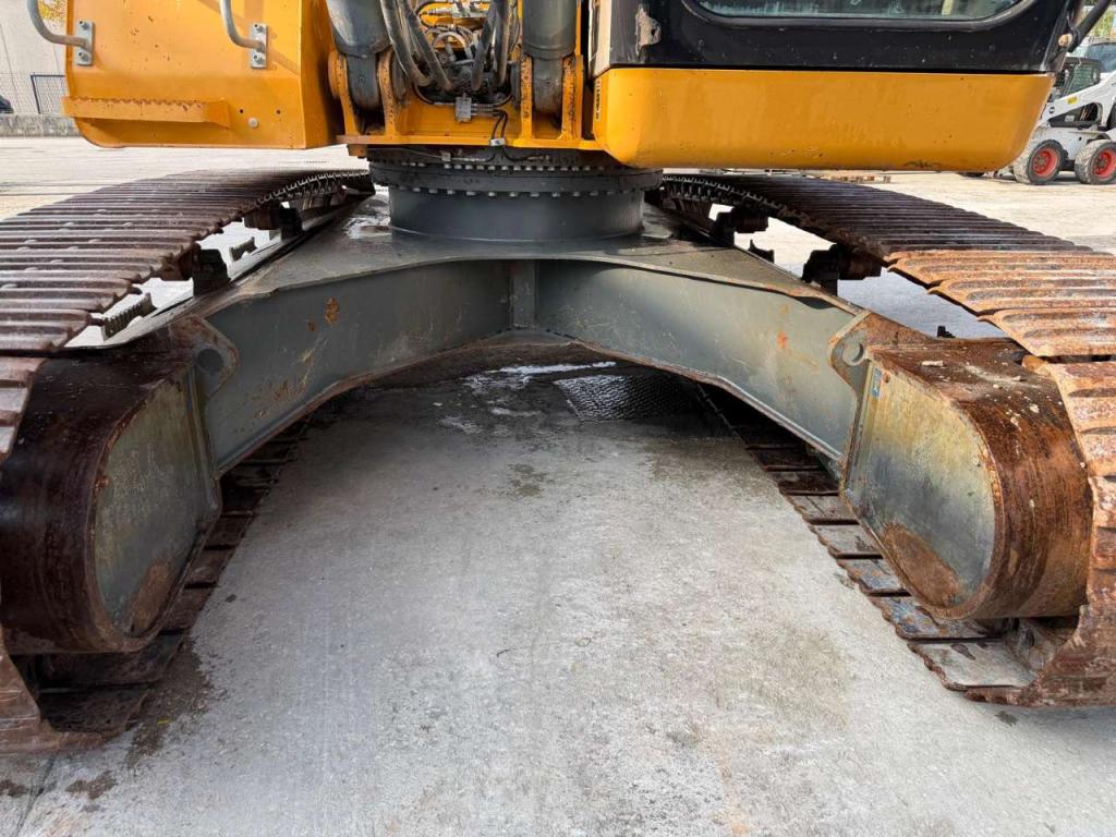 Liebherr R926 LC Photo 4
