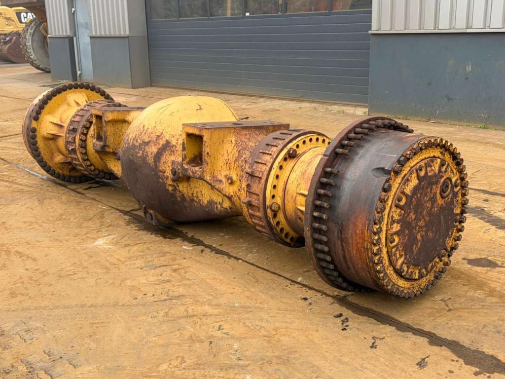 Caterpillar 990 axle Photo 3
