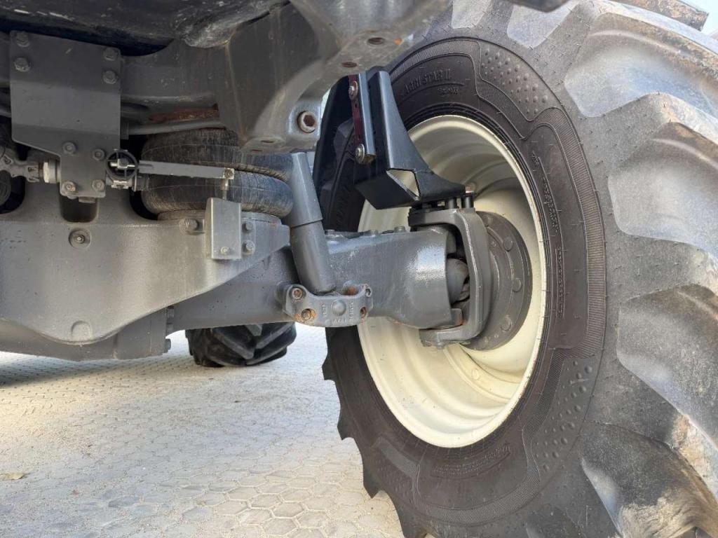 Valtra T 174 GOOD TIRES Photo 16