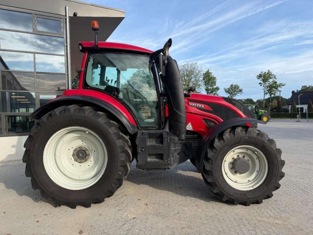 Valtra T 174 GOOD TIRES Photo 4