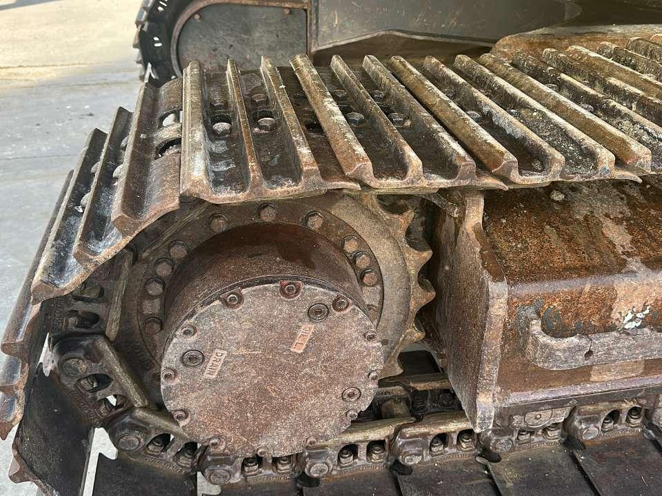 New Holland E 135B Photo 4