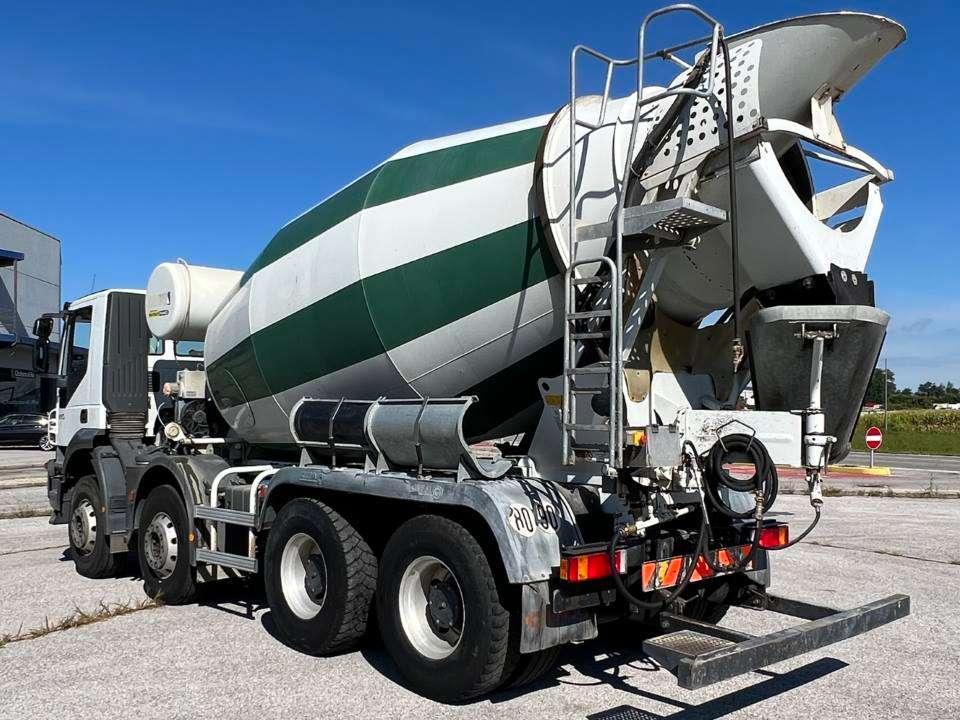 Iveco Trakker 410 8X4 Photo 3