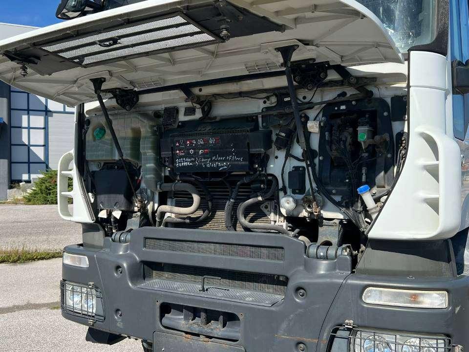 Iveco Trakker 410 8X4 Photo 9