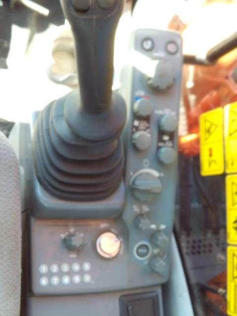 Hitachi ZX135US-6 Photo 17