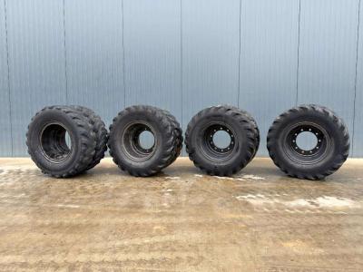 Tire for Bridgestone 1000 x 20 Set / 10.00 x 20: 4x2 Tyres sold by Smitma B.V.