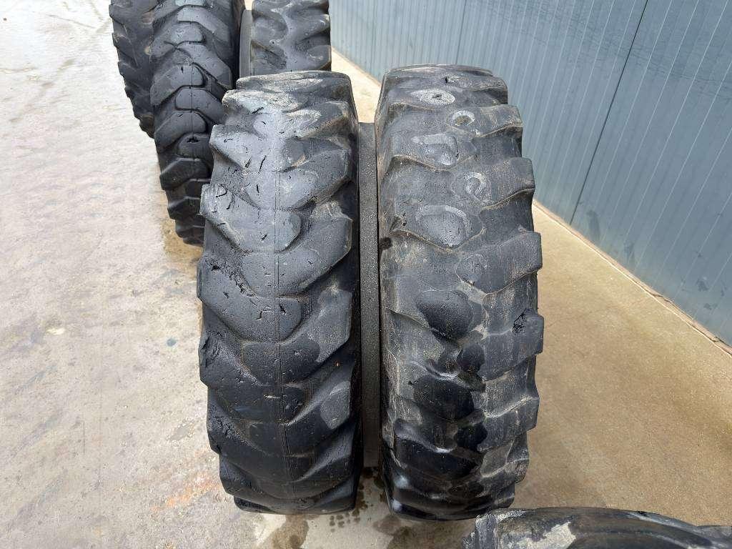 Tire for Bridgestone 1000 x 20 Set / 10.00 x 20: 4x2 Tyres Photo 13