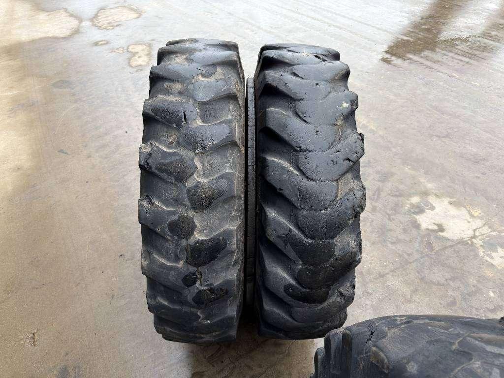 Tire for Bridgestone 1000 x 20 Set / 10.00 x 20: 4x2 Tyres Photo 16
