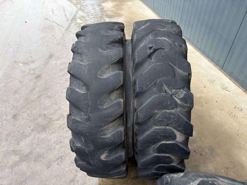 Tire for Bridgestone 1000 x 20 Set / 10.00 x 20: 4x2 Tyres Photo 5