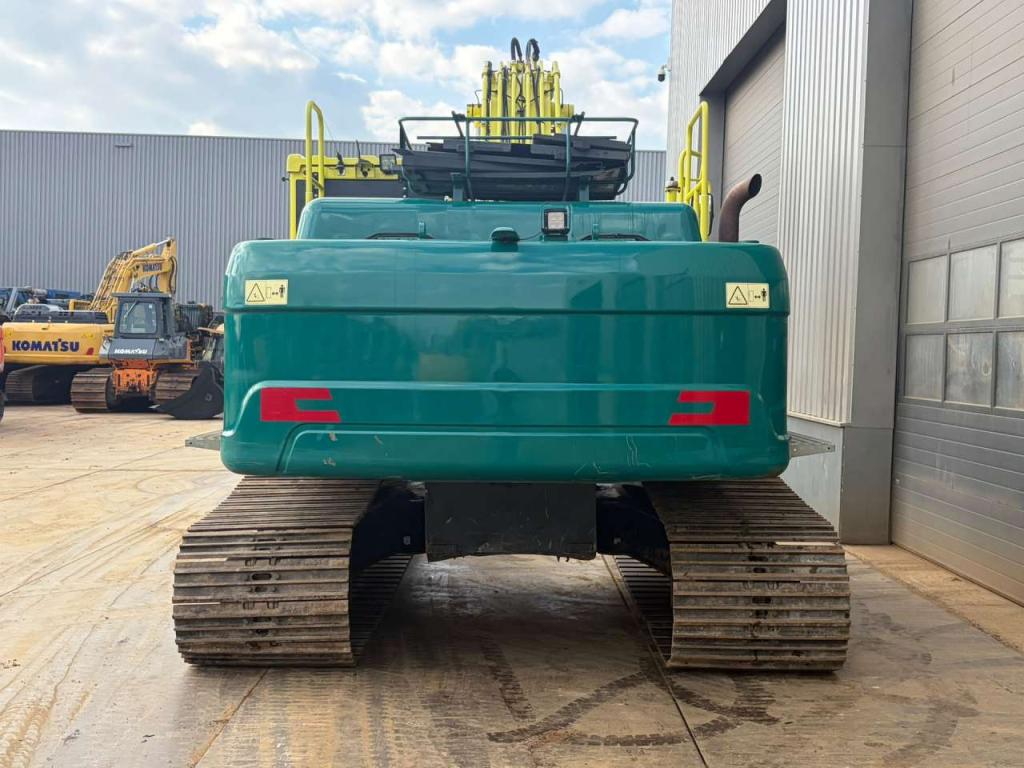 Hyundai HX260L Photo 4