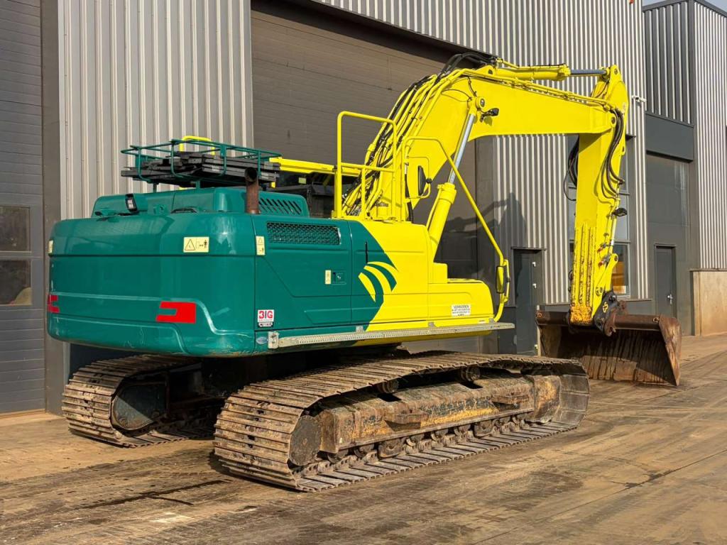 Hyundai HX260L Photo 5