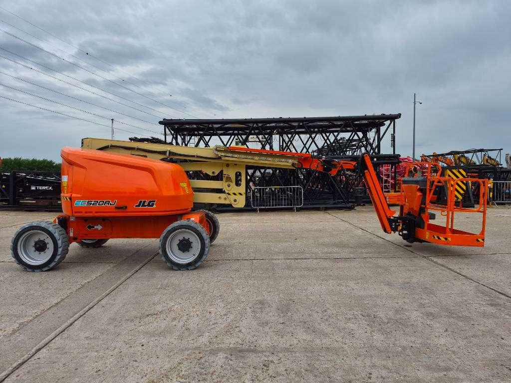 JLG 520AJ (2 units available) Photo 1