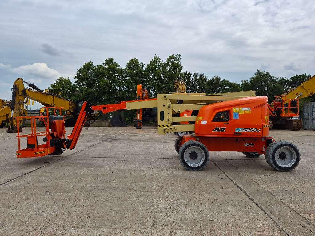 JLG 520AJ (2 units available) Photo 4