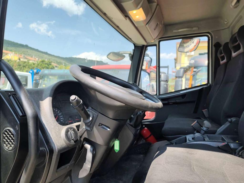 Iveco EUROCARGO 120-190L Photo 6