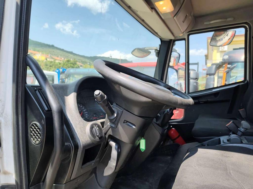 Iveco EUROCARGO 120-190L Photo 8