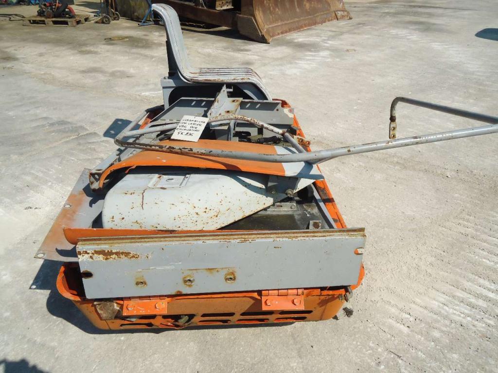 Hood and body panel for Fiat Kobelco 235 Photo 5