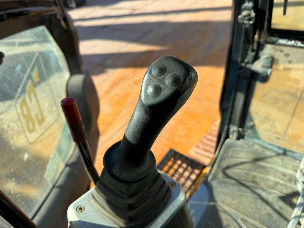 JCB JS260LC - Hammer Lines / Heated Seat Photo 10